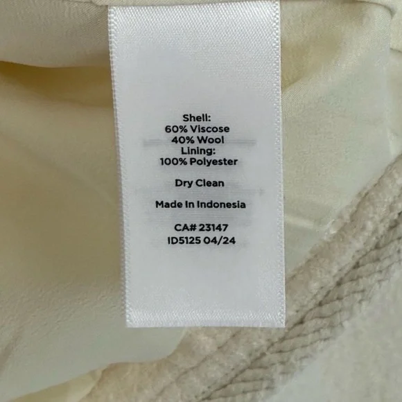 Talbots Berkshire Wool Blend
Crop Blazer Jacket Cream Women 8P NWT - Picture 8 of 13